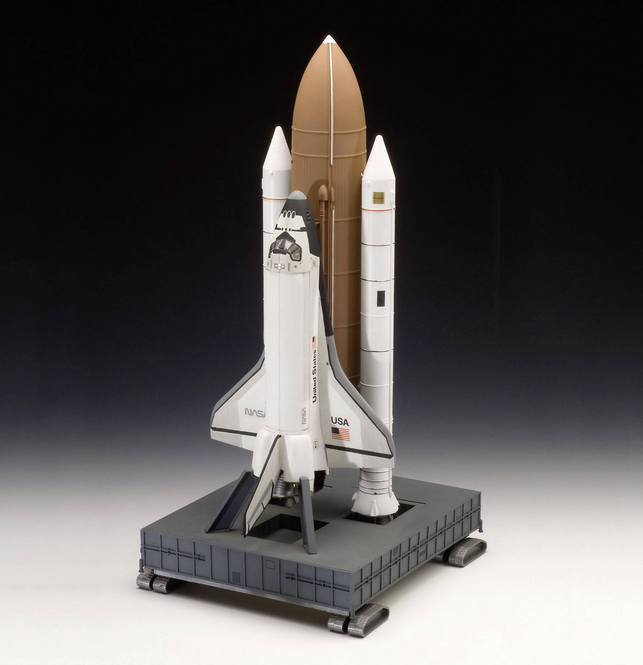 Maquette de véhicule spatial Revell 04736 Space Shuttle Discovery & Booster 1:144