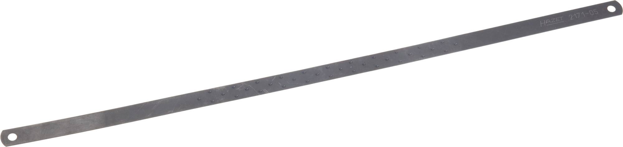 Une règle plate en métal avec des graduations de mesure de longueur en centimètres et en millimètres.