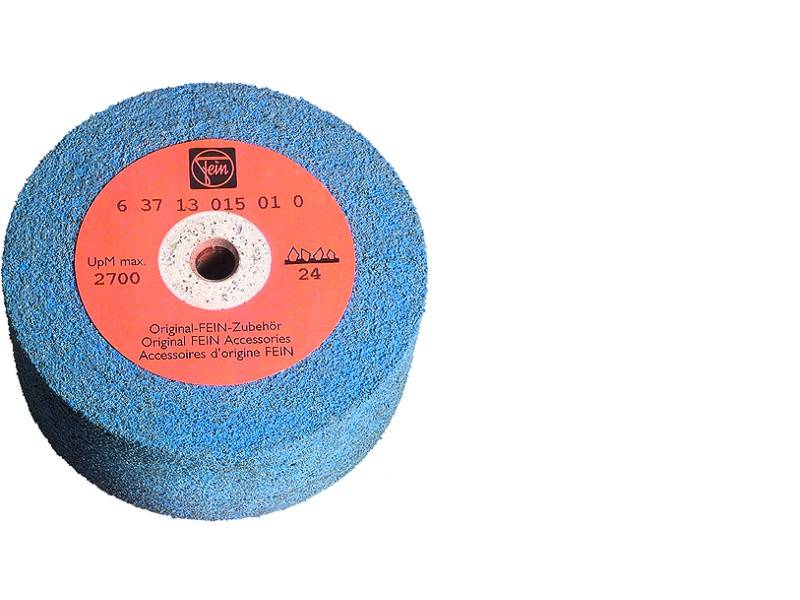 Disque abrasif bleu avec centre rouge, étiqueté 'Accessoire d'origine FEIN'. L'étiquette indique une vitesse de rotation de 2700 tr/min et une granulométrie de 24.
