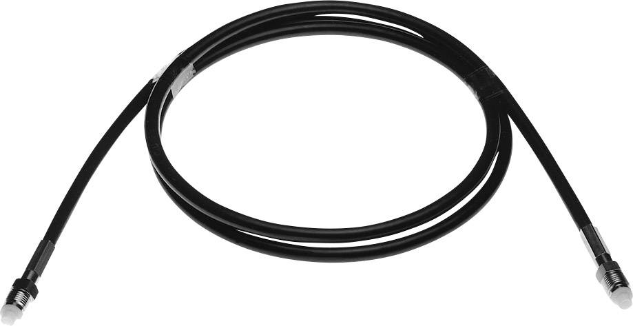 Un câble coaxial noir avec deux fiches métalliques à ses extrémités.