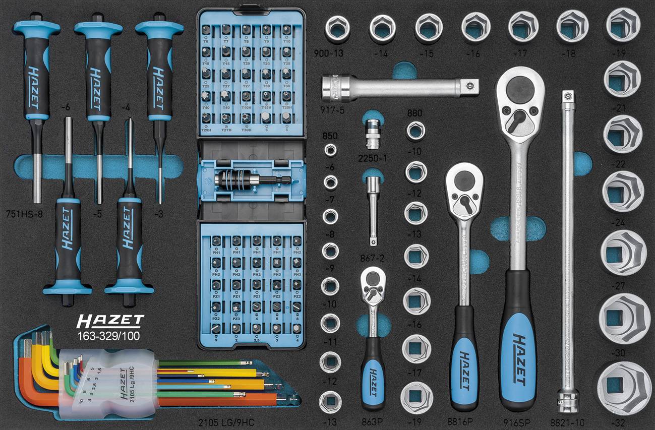 'Insert en mousse avec ensemble d'outils Hazet : tournevis, clés à douille, cliquet, embouts, pinces pour atelier automobile'