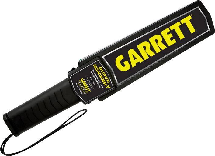 Détecteur de métaux à main Garrett Super Scanner V avec poignée noire et logo jaune, utilisé pour les contrôles de sécurité.