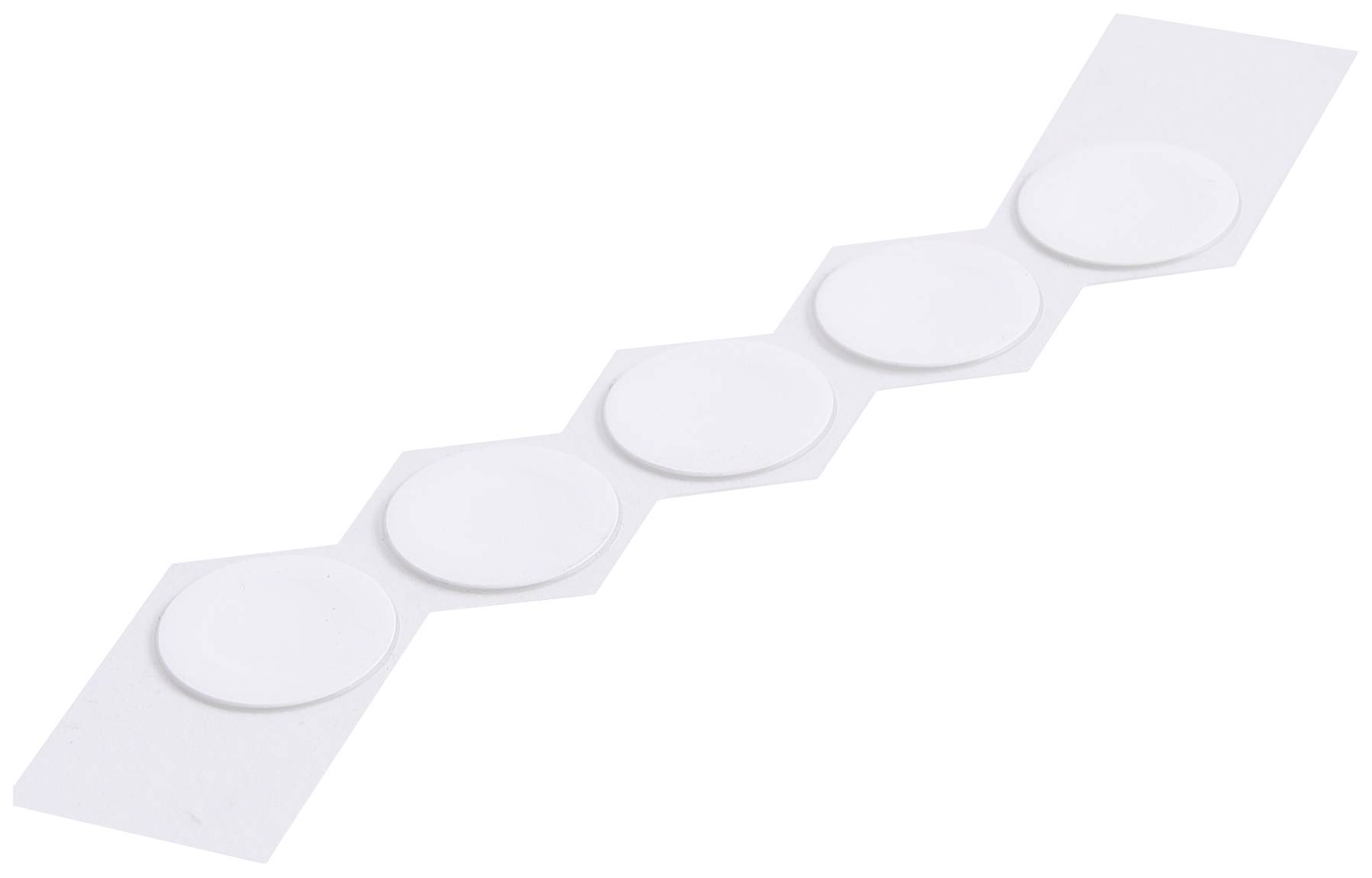 Six pansements ronds et blancs disposés en ligne en zigzag sur une bande non découpée.