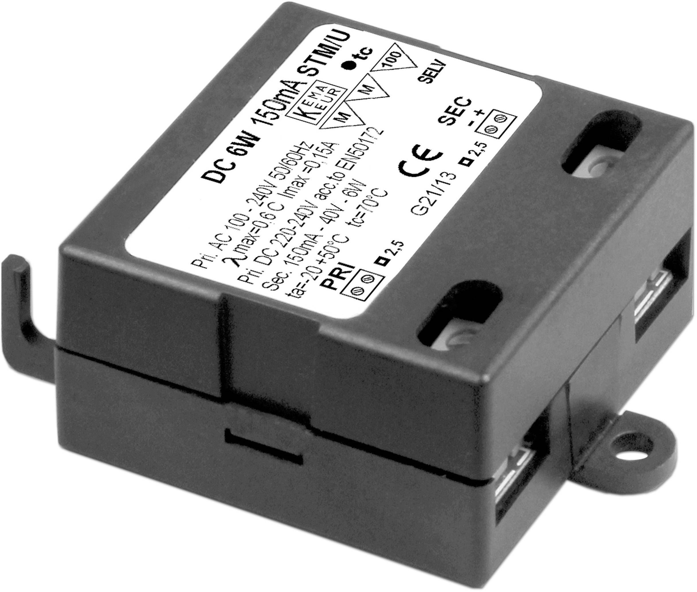 Un transformateur électrique noir avec des étiquettes blanches affichant des spécifications techniques et un numéro de modèle.