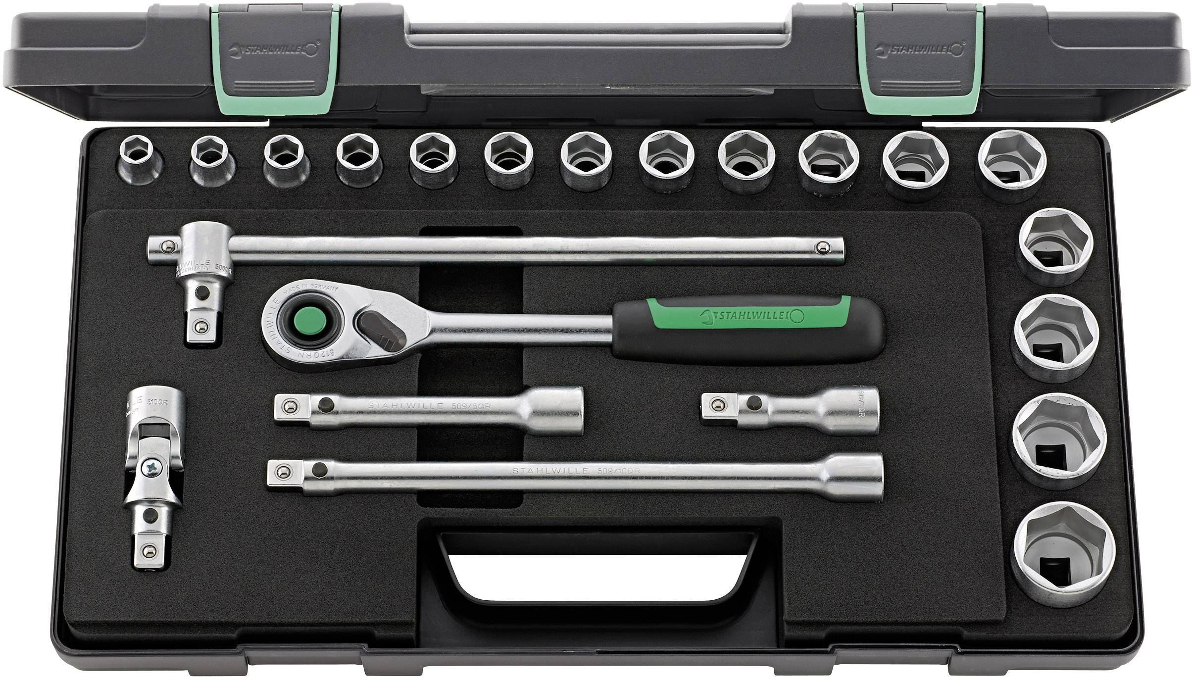 Boîte à outils avec un jeu de clés à cliquet, comprenant différentes douilles et rallonges dans un coffret en plastique noir.