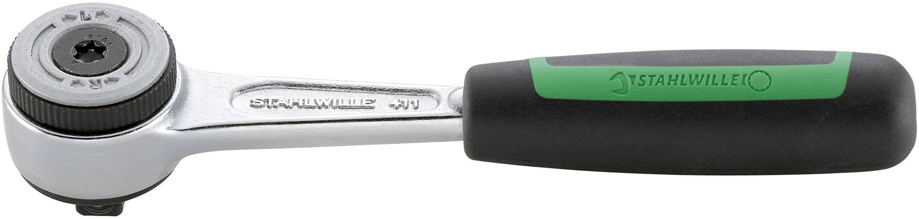 Une clé à cliquet en argent avec une poignée noire et verte, portant la mention 'STAHLWILLE' sur le côté.