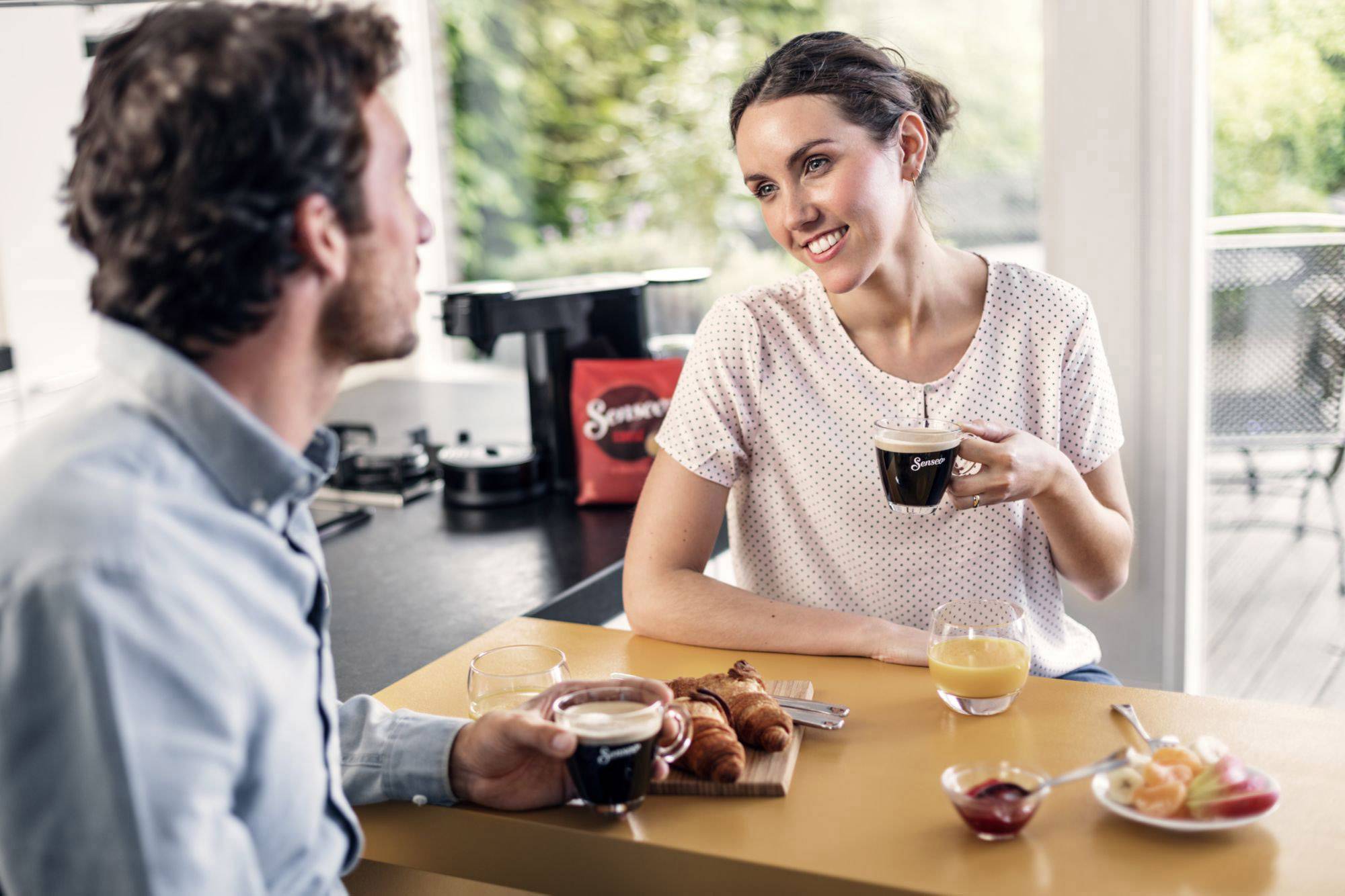 SENSEO® New Switch HD6592/80 Machine à café à dosettes rouge avec fonction café filtre