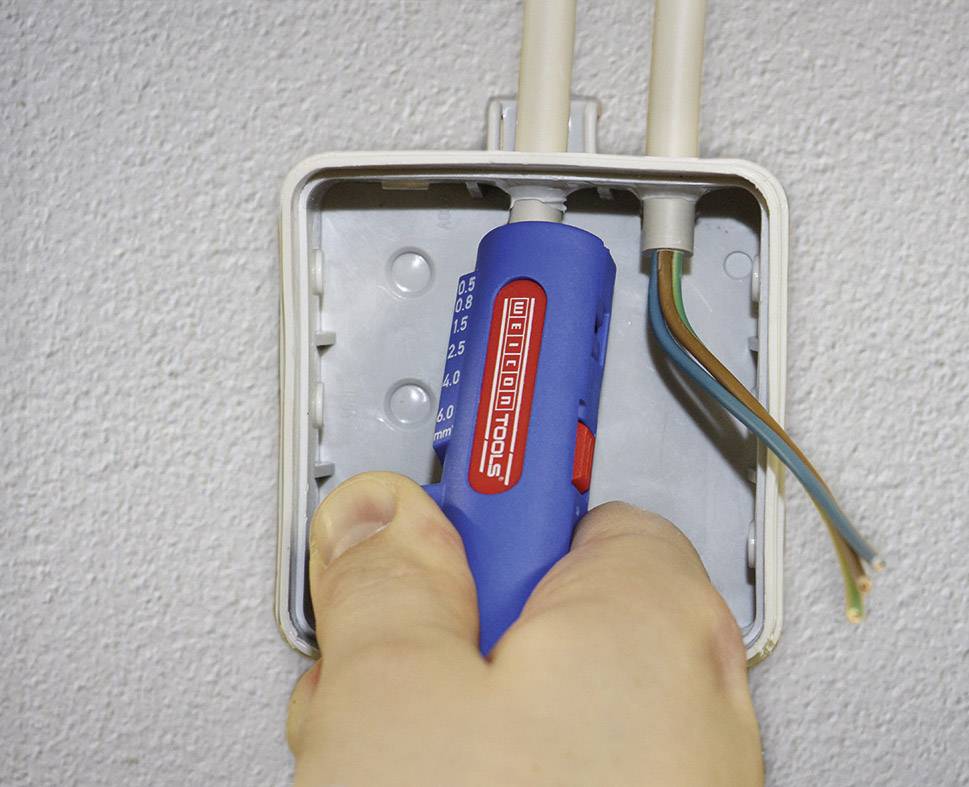 Dénudeur de câble 8 à 13 mm 0.5 à 6 mm² WEICON TOOLS Nr. 16 52000016