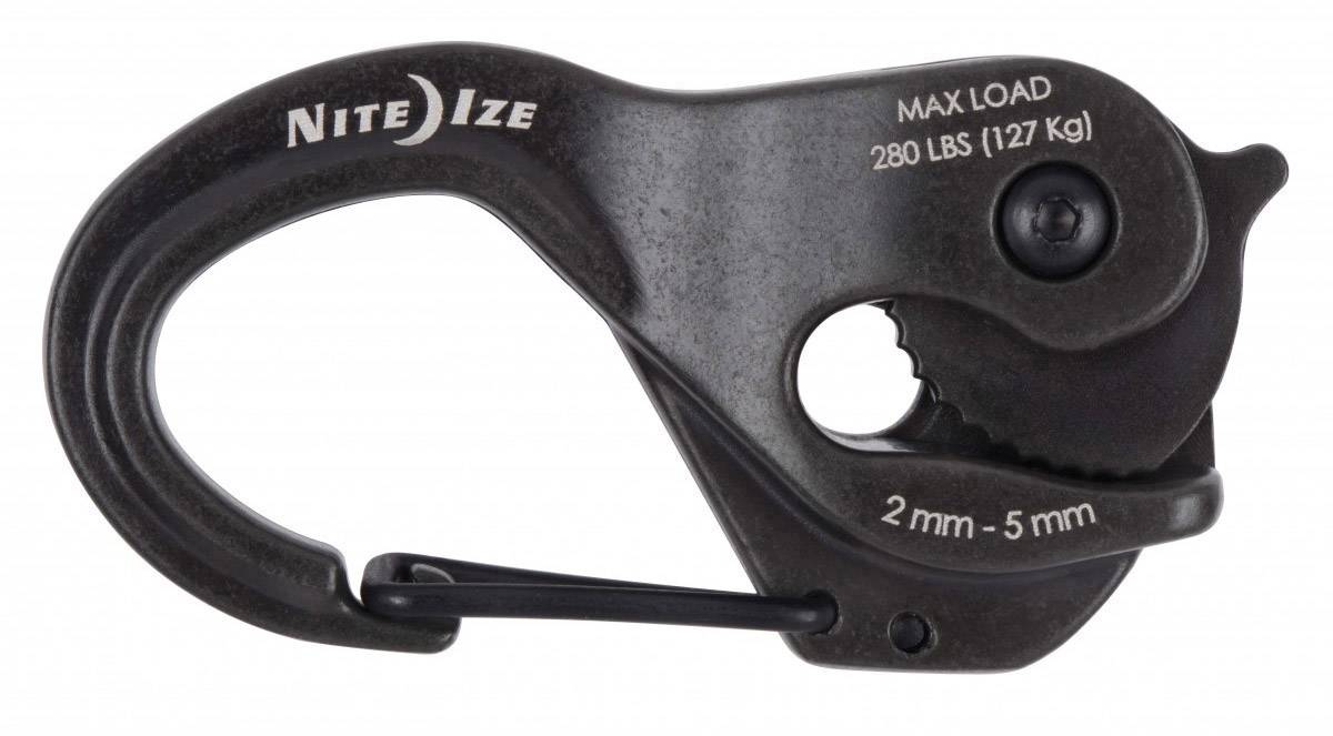 Un mousqueton noir robuste portant l'inscription 'MAX LOAD 280 LBS (127 Kg)' et '2 mm – 5 mm', marqué par 'Nite Ize'.
