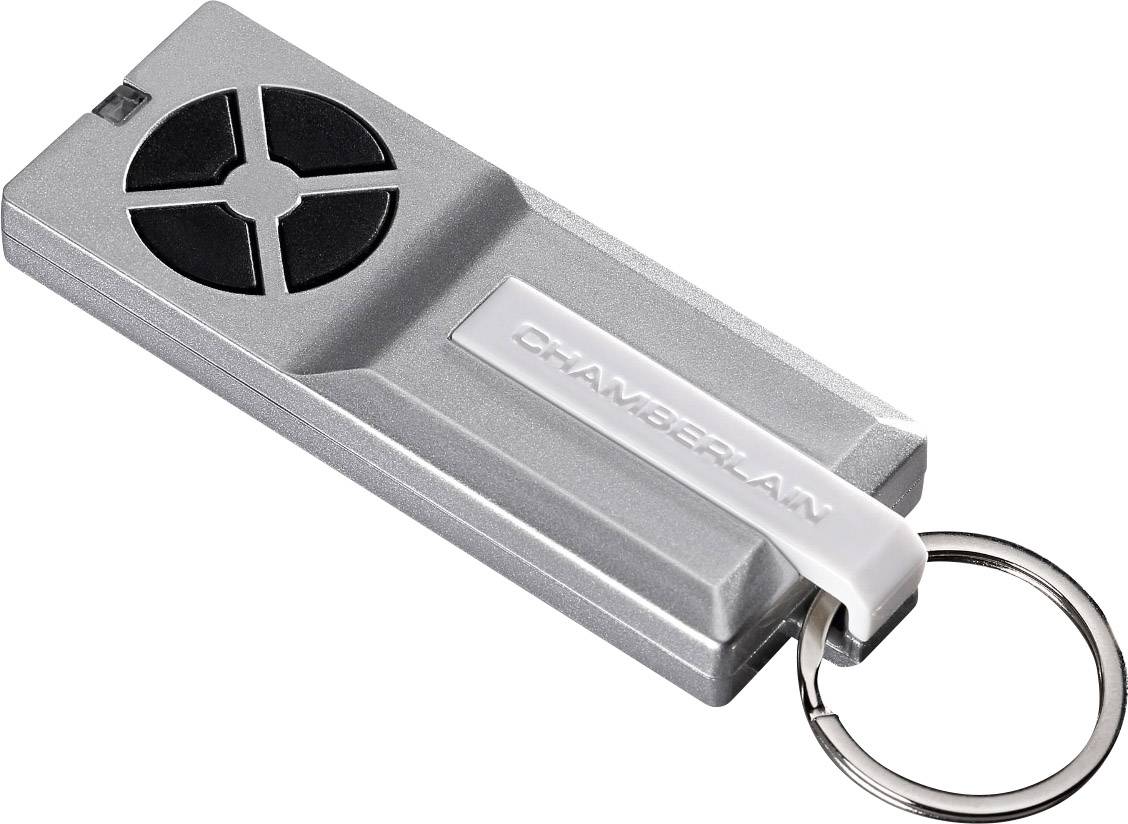 Télécommande grise pour porte de garage avec boutons noirs et étiquette blanche portant l'inscription 'Chamberlain'.