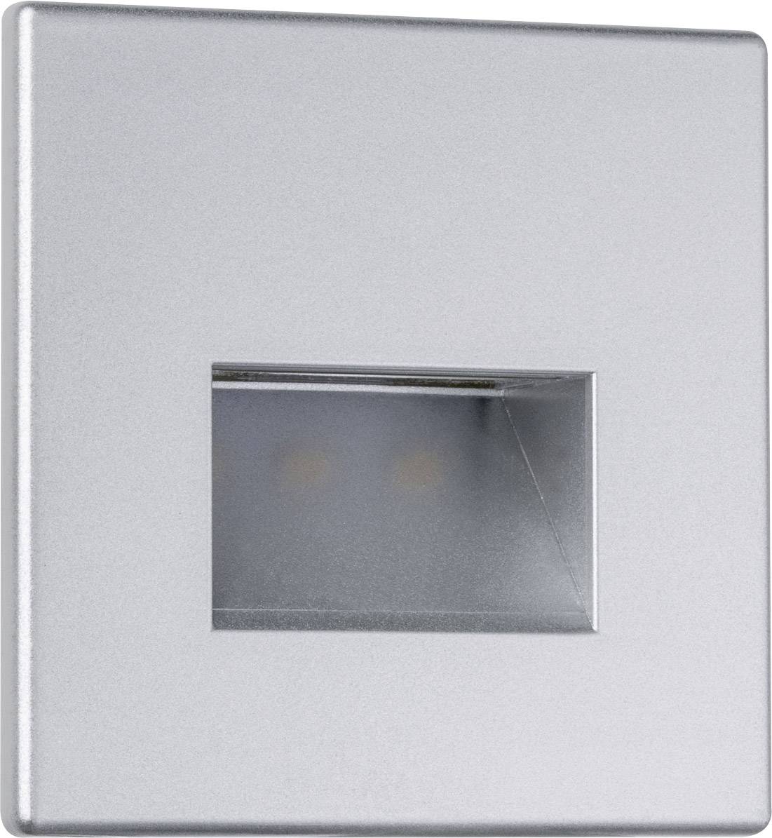 Applique murale LED argentée au design rectangulaire, avec un petit découpage carré au centre permettant un éclairage indirect.