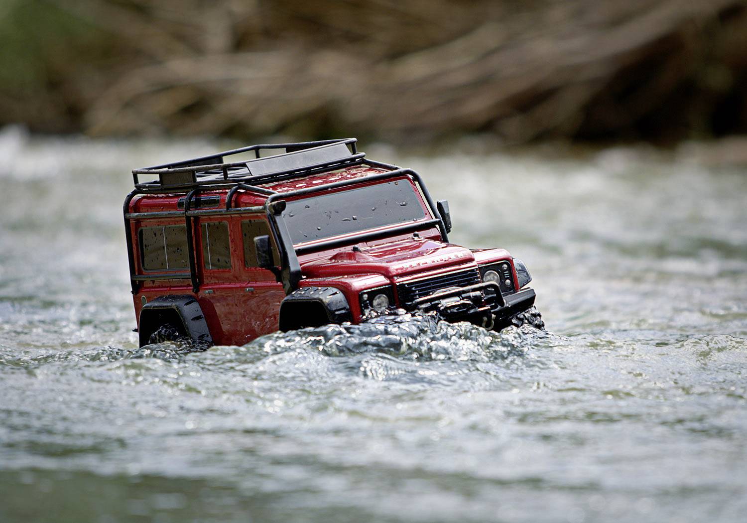 Traxxas Landrover Defender Rouge brushed Auto RC électrique Crawler 4 roues motrices (4WD) prêt à fonctionner (RtR) 2,4 GHz