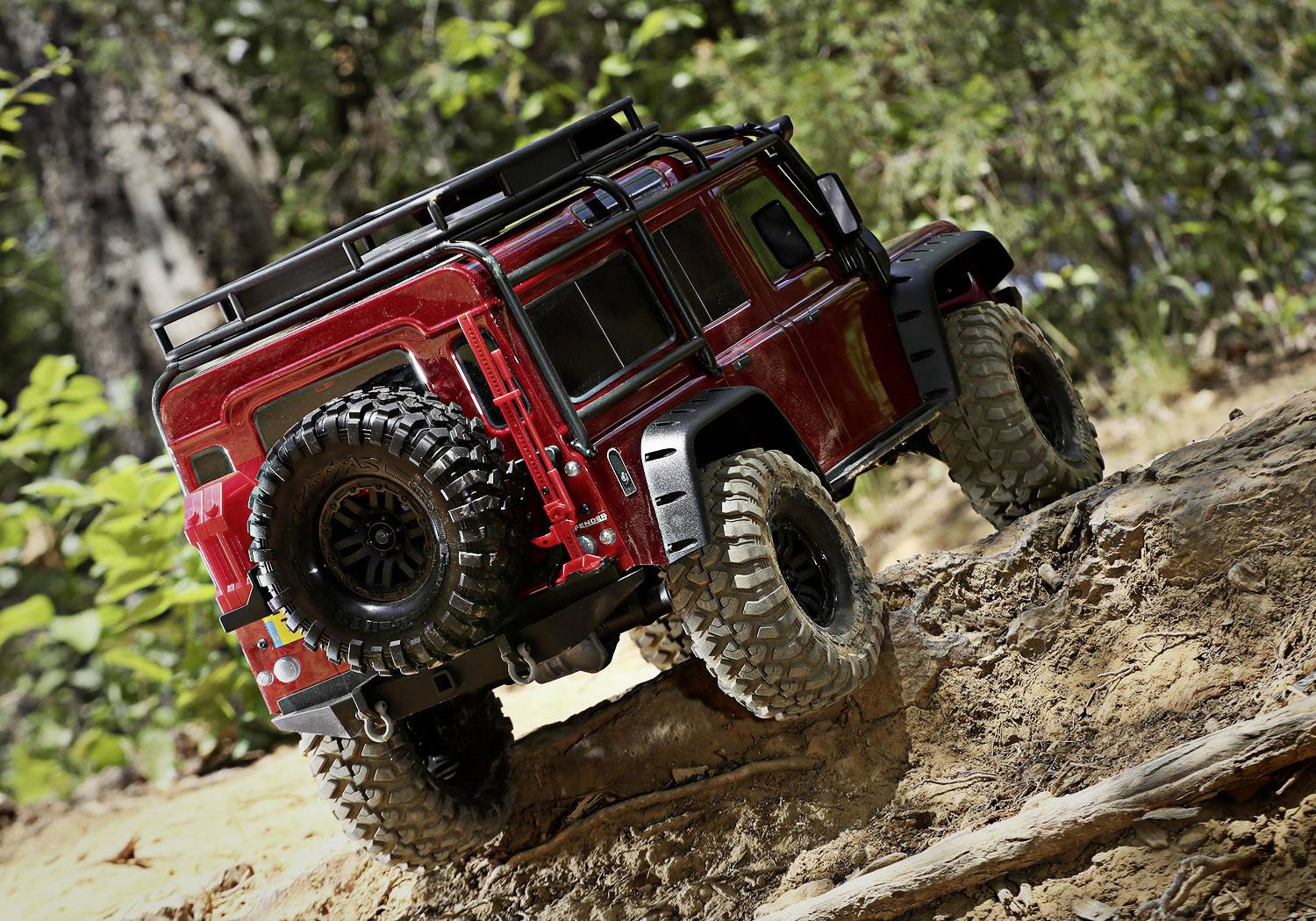 Traxxas Landrover Defender Rouge brushed Auto RC électrique Crawler 4 roues motrices (4WD) prêt à fonctionner (RtR) 2,4 GHz