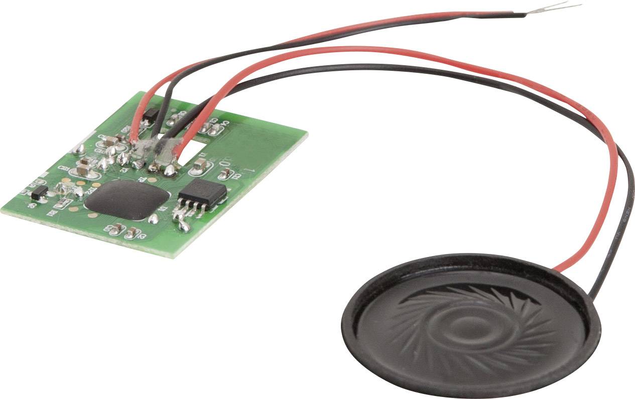 Une carte électronique verte connectée à un haut-parleur noir avec des câbles rouges et noirs, représentée sur un fond blanc.
