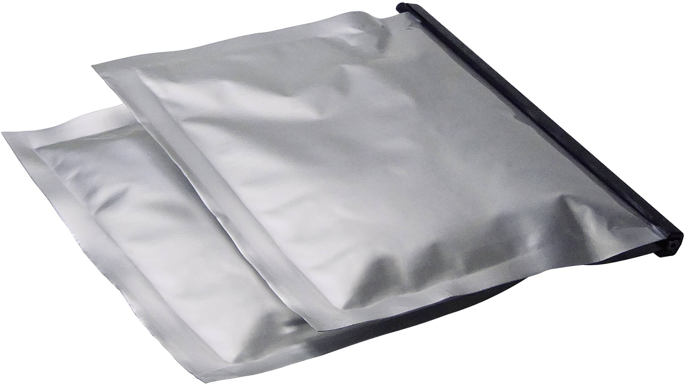 Deux sachets argentés scellés, superposés, sur un fond blanc.