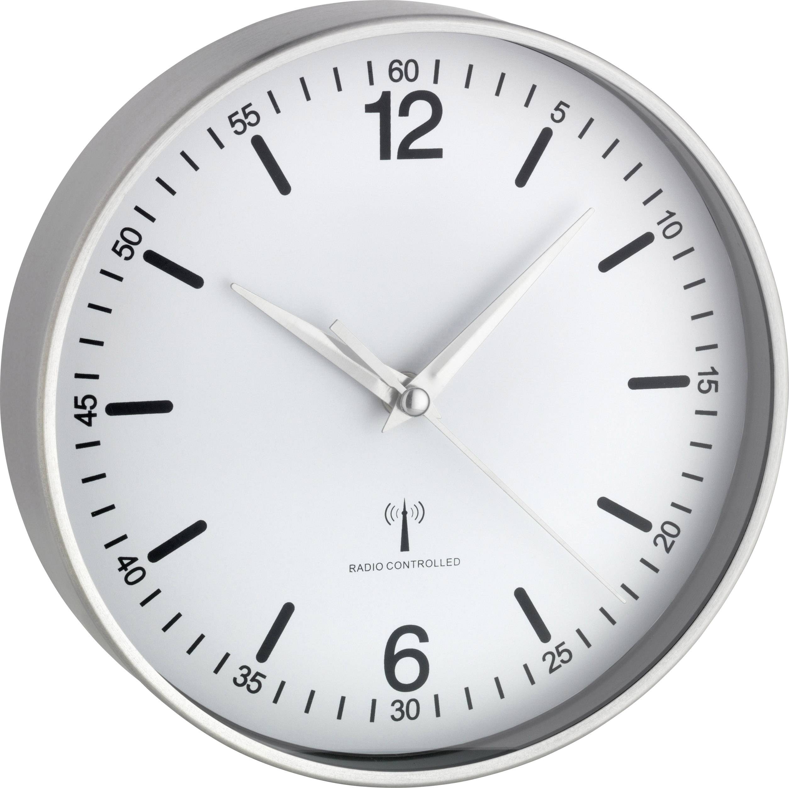 Horloge murale analogique avec un cadran blanc et des chiffres noirs. Indique 10h10. Pilotée par radio.