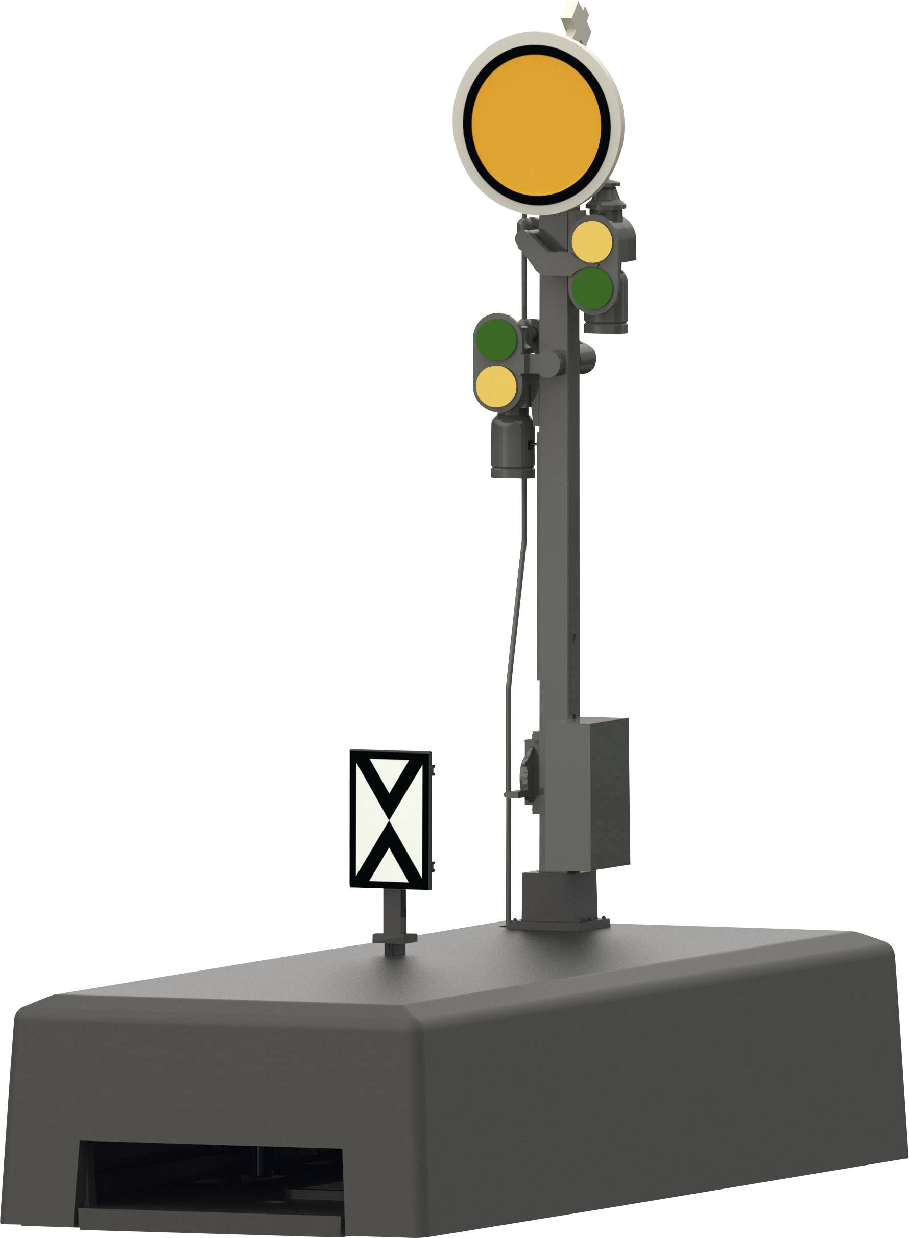 L'image montre un signal ferroviaire avec un feu jaune allumé en haut, deux feux verts et un feu jaune supplémentaire en dessous. Un petit signal à tableau noir et blanc est également visible.