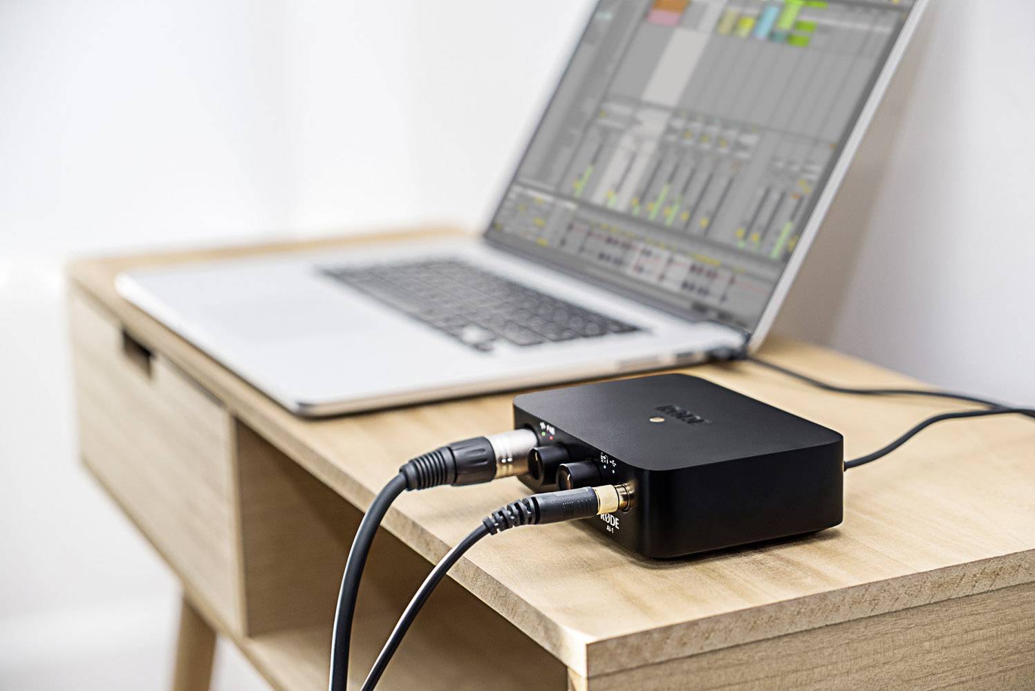 Interface audio RODE Microphones AI-1 Monitor-Controlling