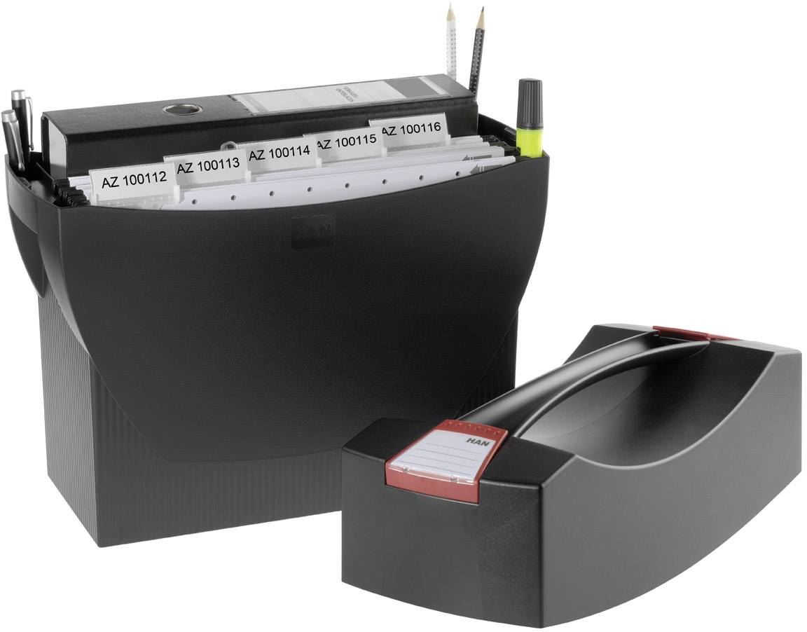 Classeur noir avec intercalaires et stylos à bille ; à côté, un porte-documents ou porte-lettres noir avec une étiquette rouge.