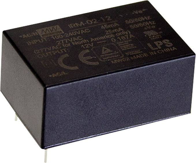 Un adaptateur AC/DC noir et rectangulaire portant l'inscription 'IRM-02-12' sur le dessus. Utilisé pour l'alimentation électrique.