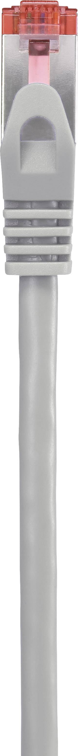 Câble Ethernet gris avec un connecteur rouge, typiquement utilisé pour les connexions réseau.