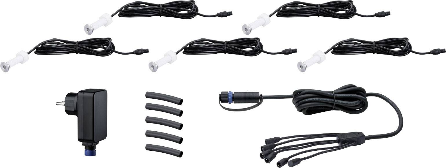 Cinq câbles LED noirs avec fiches et un bloc d'alimentation, reliés par un répartiteur, sont posés sur une surface blanche.