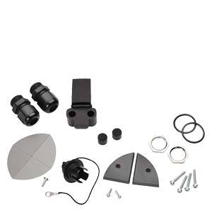 Plusieurs éléments de fixation et accessoires tels que des vis, des anneaux et des colliers, adaptés aux installations électriques.