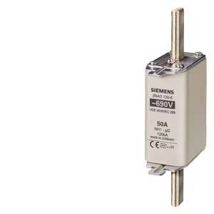 Un fusible cylindrique Siemens portant l'inscription '50A 690V', adapté aux installations électriques.