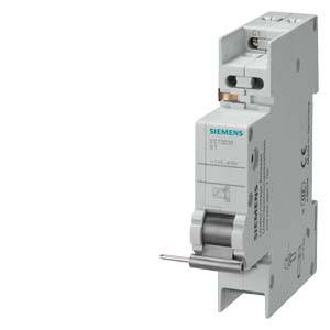 Un disjoncteur unipolaire Siemens, gris, avec un levier à l'avant. Utilisé pour prévenir les courts-circuits et les surcharges.