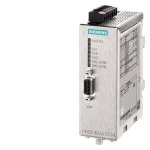 Un module OLM Siemens argenté avec plusieurs possibilités de connexion. C'est un dispositif de communication industriel.