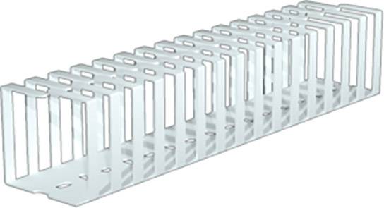 Canal pour câbles en plastique avec des fentes latérales pour l'organisation des câbles, fixé sur une surface.