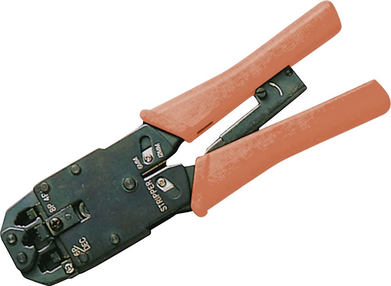 Une pince à sertir à poignées rouges, utilisée pour connecter des câbles aux fiches.