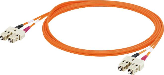 Câbles à fibre optique orange avec deux connexions à chaque extrémité, adaptés pour la transmission de données à haute vitesse.