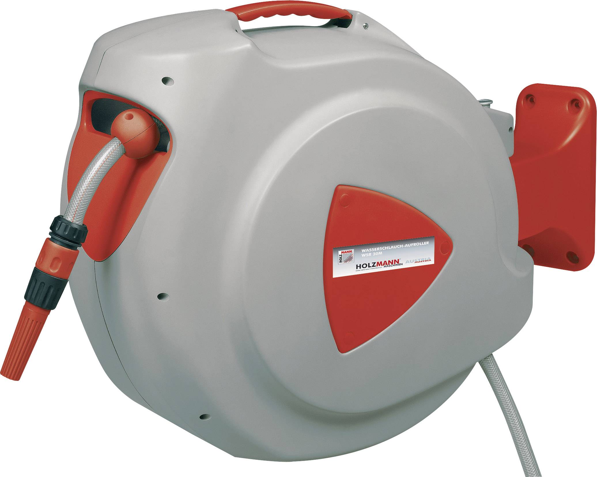 Un enrouleur de tuyau automatique gris et rouge pour montage mural, équipé d'une buse à l'extrémité du tuyau, adapté aux travaux de jardinage.