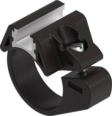 Collier de serrage noir avec vis pour la fixation de tuyaux ou de câbles, montrant le mécanisme de maintien et le filetage métallique.
