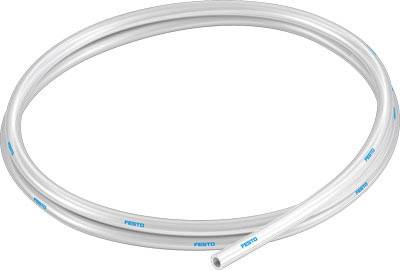 Un tuyau blanc et flexible de Festo est enroulé. Le tuyau convient à des applications industrielles.