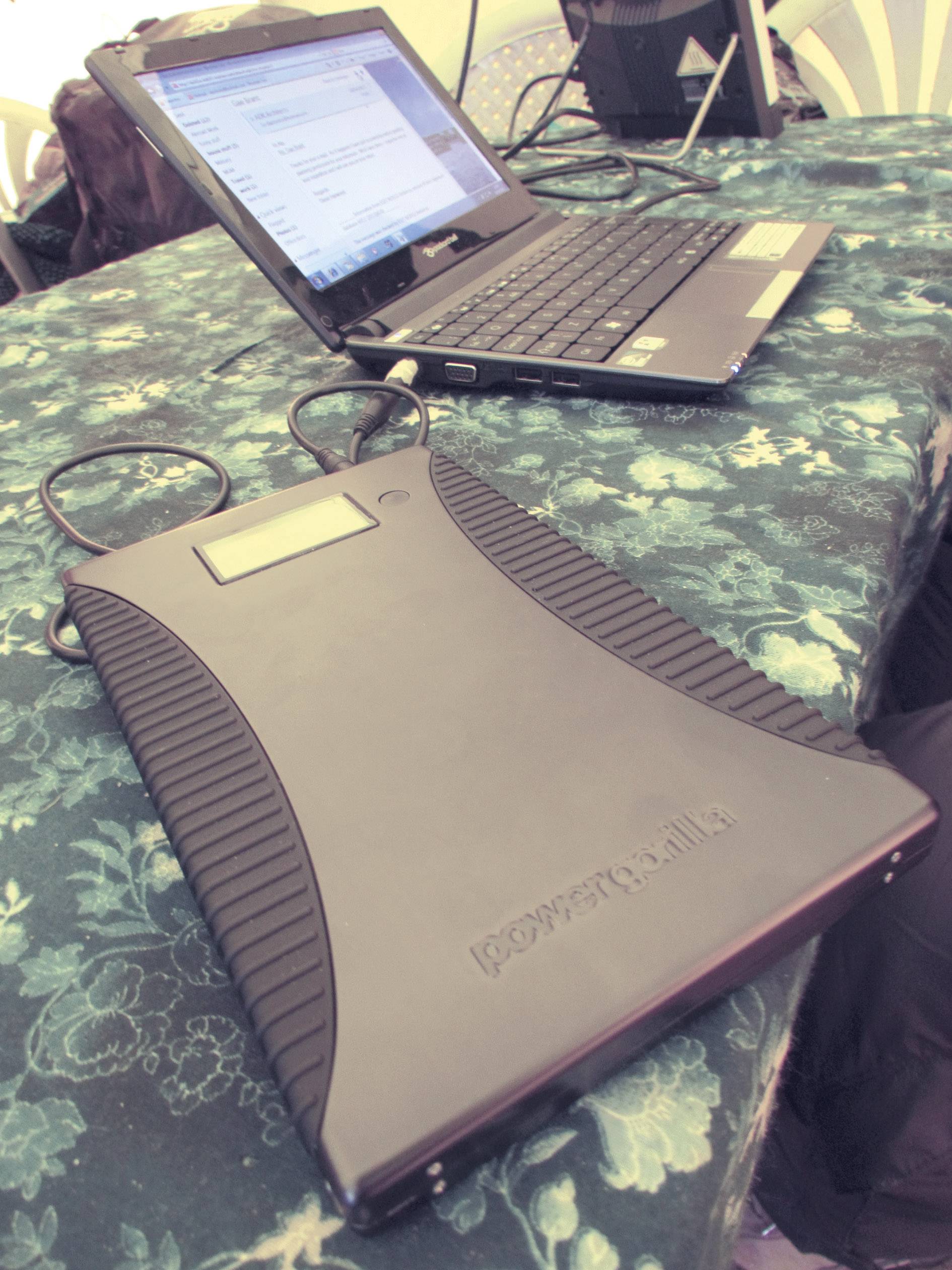 Power Traveller Powergorilla Powerbank (batterie supplémentaire) 24000 mAh Quick Charge 3.0 LiPo USB-A noir Extérieur, Affichage