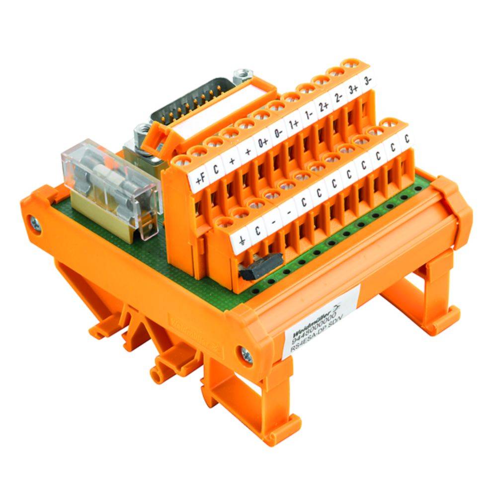 Module d'interface orange avec plusieurs bornes et un composant transparent, monté sur un support.