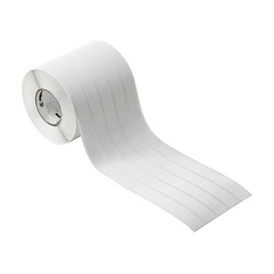 Un rouleau de ruban adhésif blanc avec des rayures horizontales, prêt à être utilisé. Idéal pour les projets de bureau ou de bricolage à la maison.