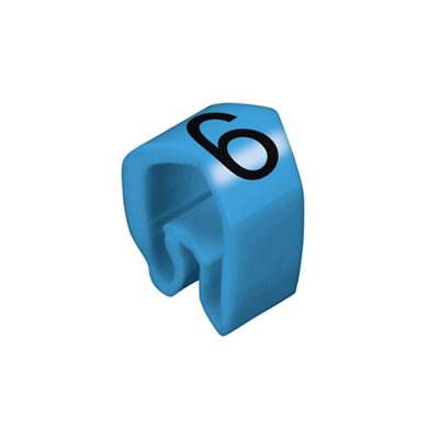 Un clip en plastique bleu portant le numéro '6', probablement utilisé pour trier ou marquer des objets.