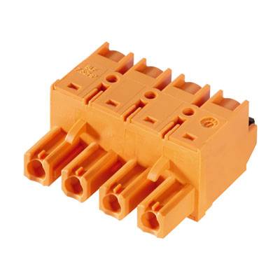 Un connecteur orange à quatre pôles, adapté aux connexions électriques, vu de côté.
