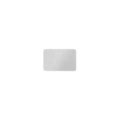 Un petit rectangle blanc sur un fond blanc.