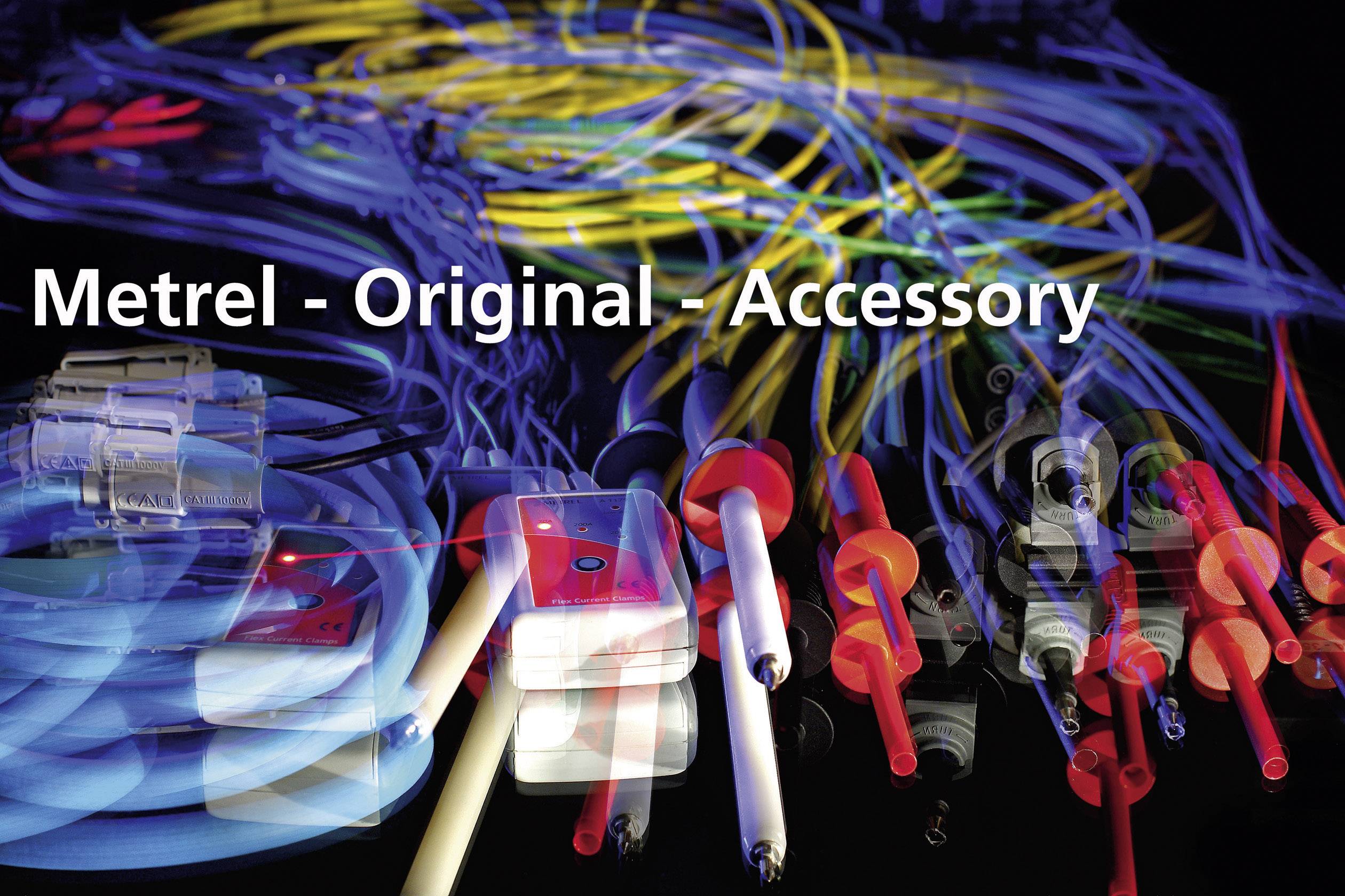 Une variété de câbles électriques colorés avec différentes sondes de test et fiches illustre la diversité des accessoires Metrel.