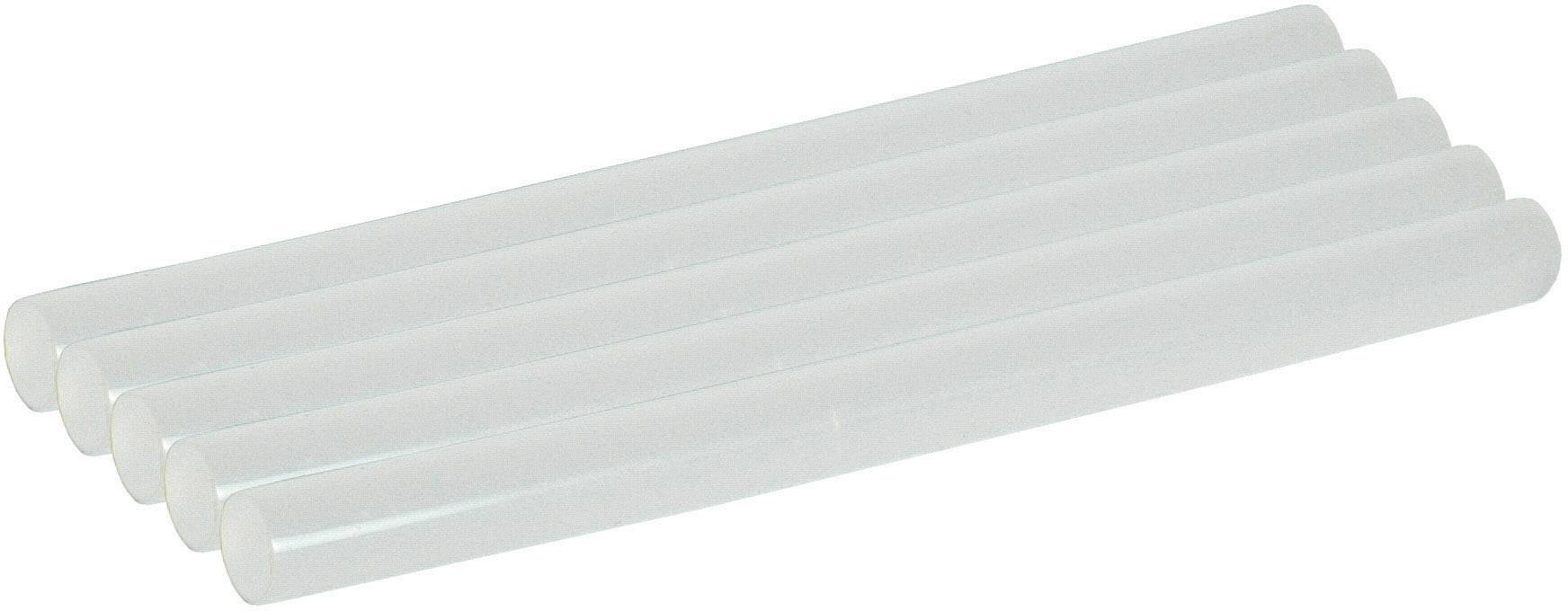 Cinq bâtons de colle transparents pour pistolets à colle chaude sont disposés parallèlement les uns à côté des autres sur un fond blanc.