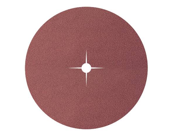 Un papier de verre rond de couleur brun-rouge, avec un petit trou central, adapté pour poncer des surfaces.