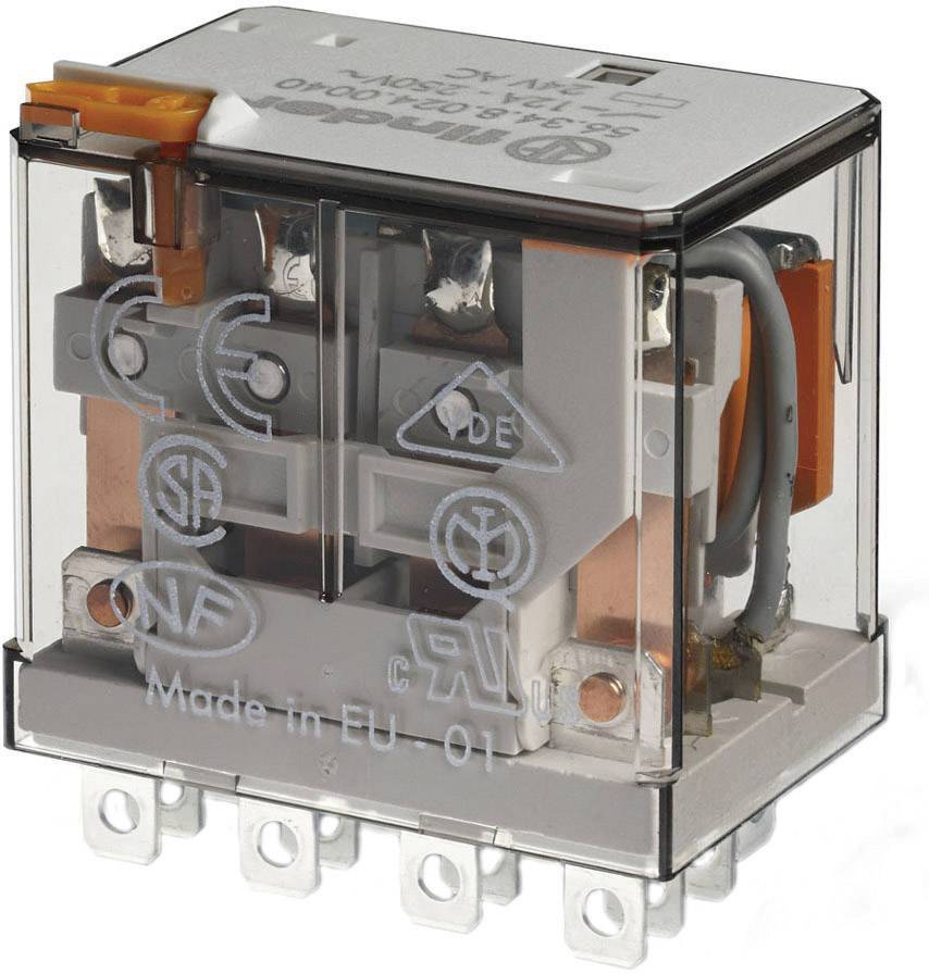 Relais industriel avec boîtier transparent, montrant les composants de commutation internes, inscription : Fabriqué dans l'UE 01.