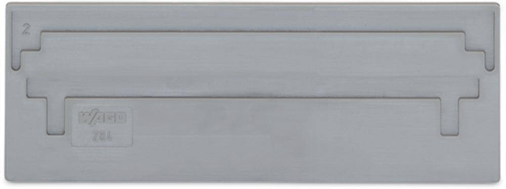 Un bloc métallique gris avec des rainures et le chiffre '2' dans le coin supérieur gauche. Aucune autre information visuelle n'est présente.