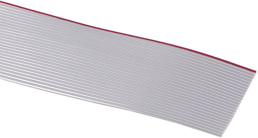 Câble plat gris mince avec un bord rouge, souvent utilisé pour connecter des composants électroniques.