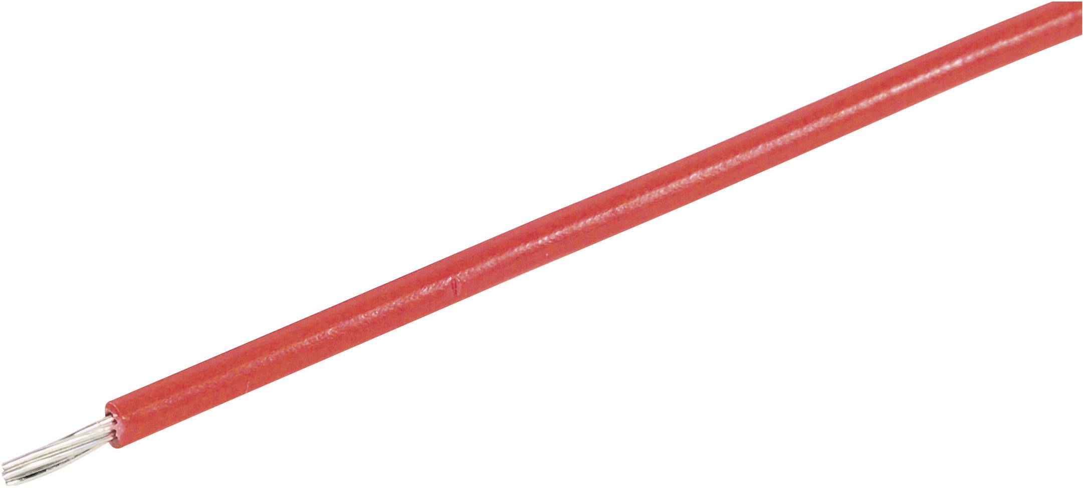 Un câble rouge unique, partiellement isolé, sur un fond blanc.