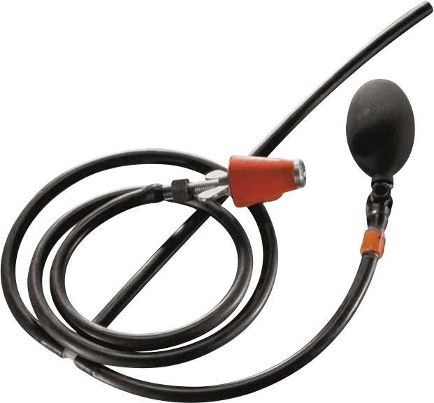 Tuyau noir avec valve rouge et pompe à bulle, souvent utilisé pour mesurer la pression ou transférer des liquides.